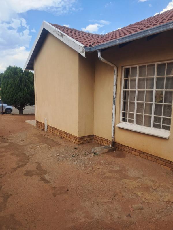 2 Bedroom Property for Sale in Tlhabane West North West